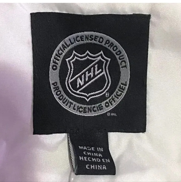 NHL NASHVILLE PREDATORS WHITE ZIP-UP PUFFY VEST  WOMEN'S NWT - Picture 5 of 6